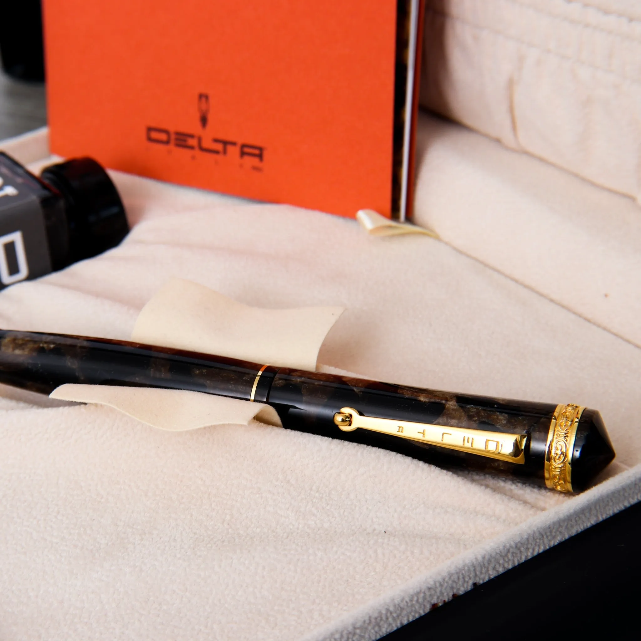 Delta 39 1 Limited Edition Celluloid Fountain Pen