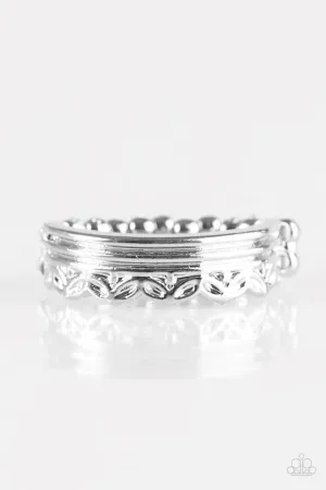 Paparazzi Ring ~ Seeing Is BeLEAFing - Silver