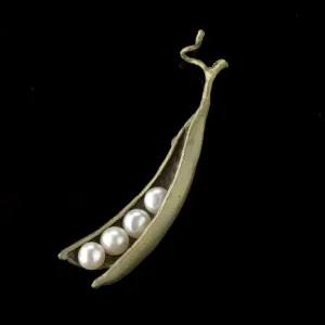 Pea Pod Brooch - 4 Pearls